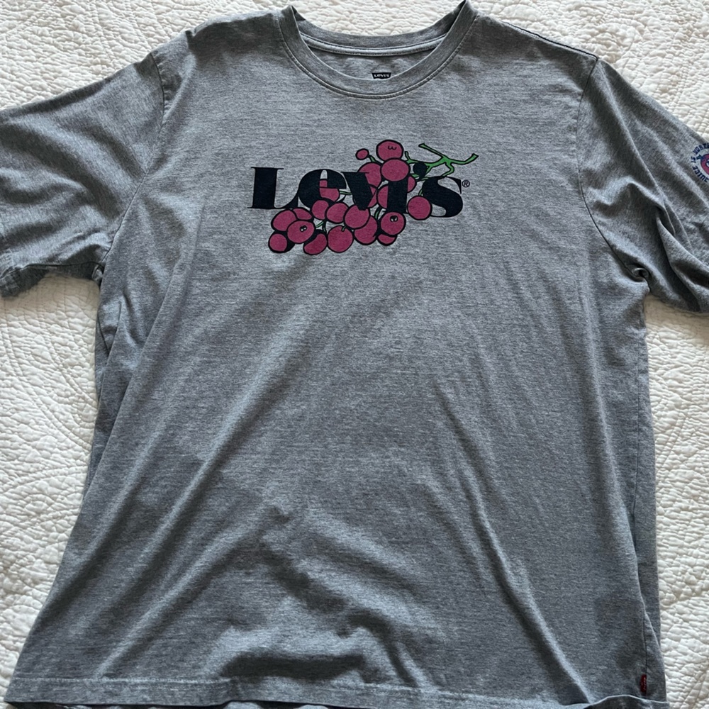 LEVI GRAPE TIME TEE